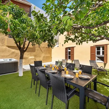 Lejlighed 3-4 Bedrooms In Old Town *
