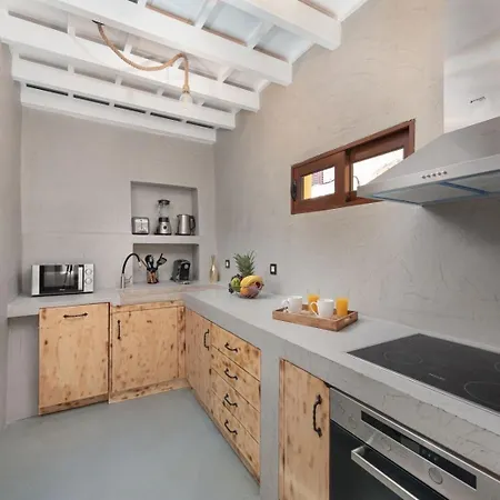 Lejlighed 3-4 Bedrooms In Old Town *